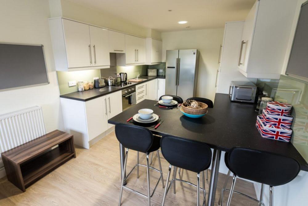 Zeni 5 Bed Apartment In Central Exeter Exterior photo